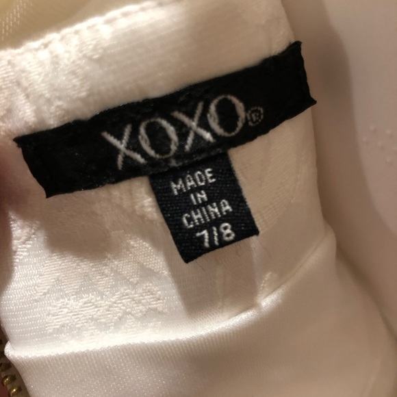 Beautiful ivory dress worn once - Picture 6 of 6